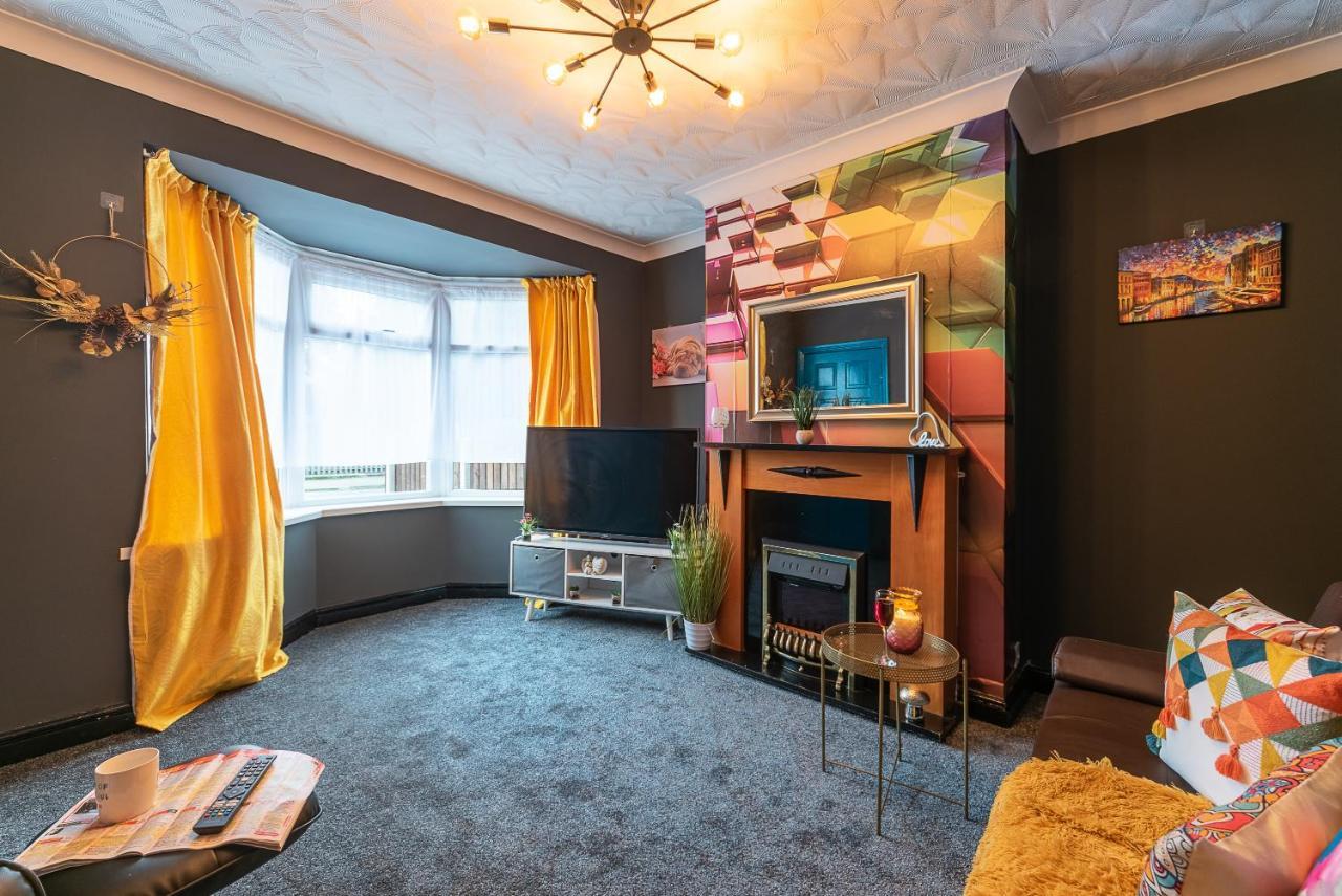 J'S Home Away From Home Fresh 2 Bedroom Garden Parking Kingston upon Hull Exterior photo
