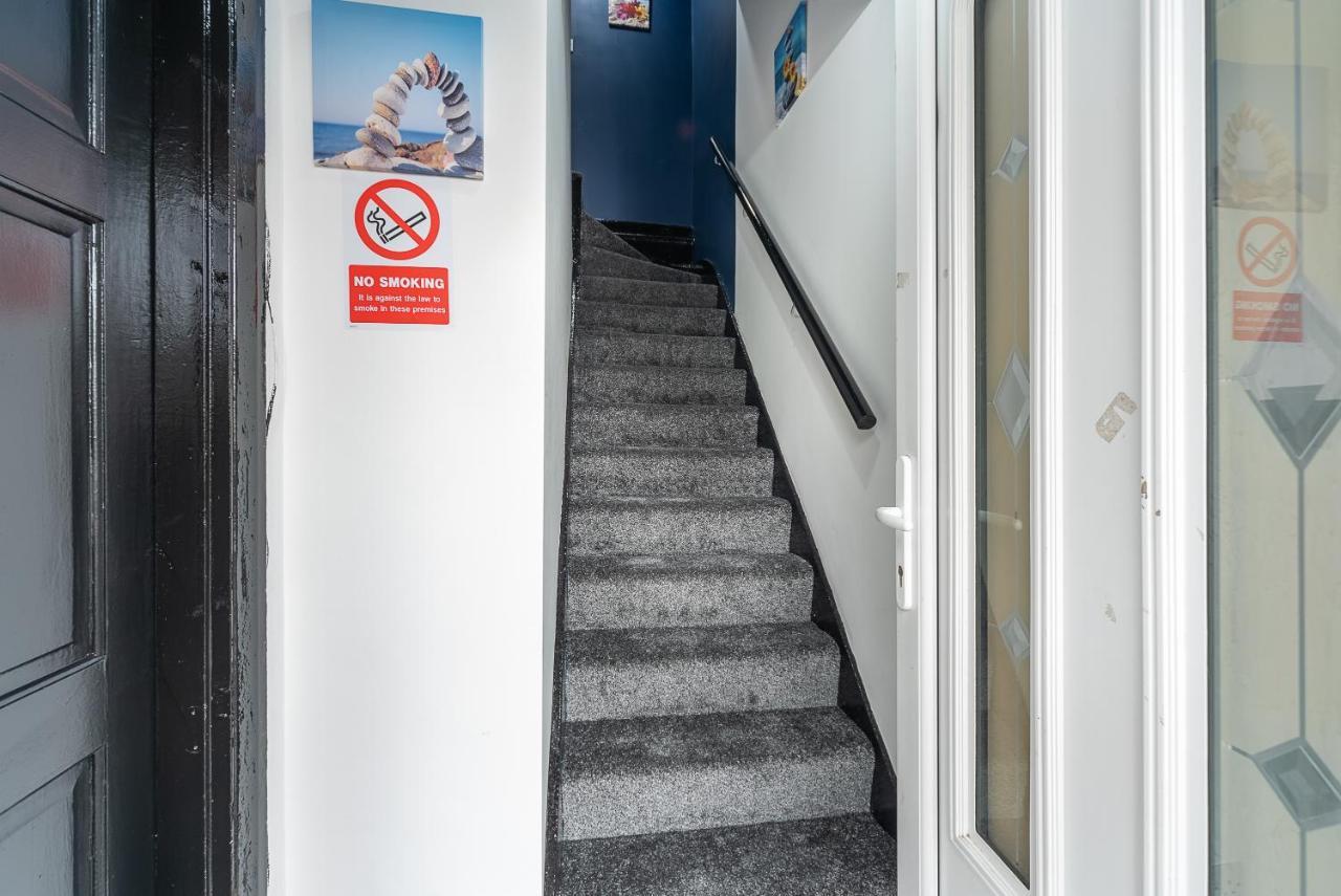 J'S Home Away From Home Fresh 2 Bedroom Garden Parking Kingston upon Hull Exterior photo